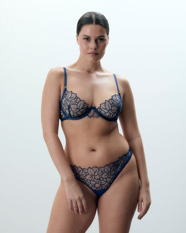 Laurel Leaf Embroidered Brief Navy